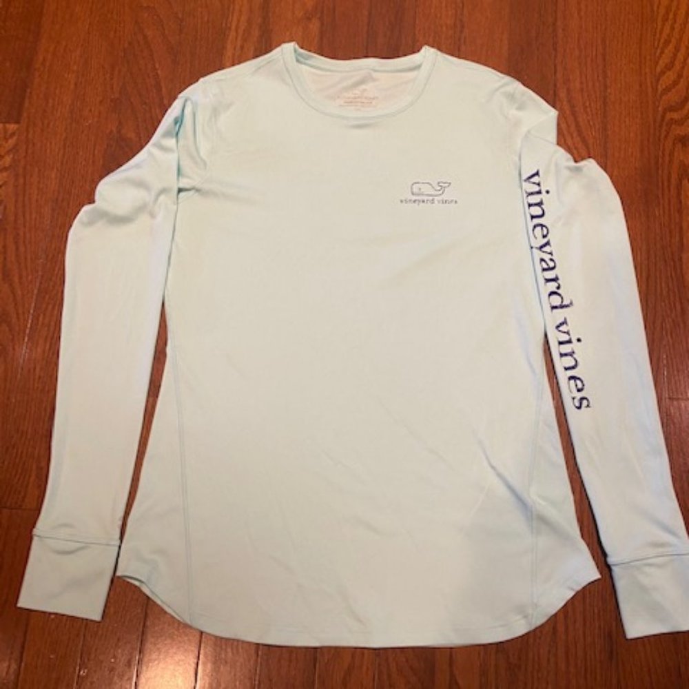 Vineyard Vines Long sleeve T shirt size XS